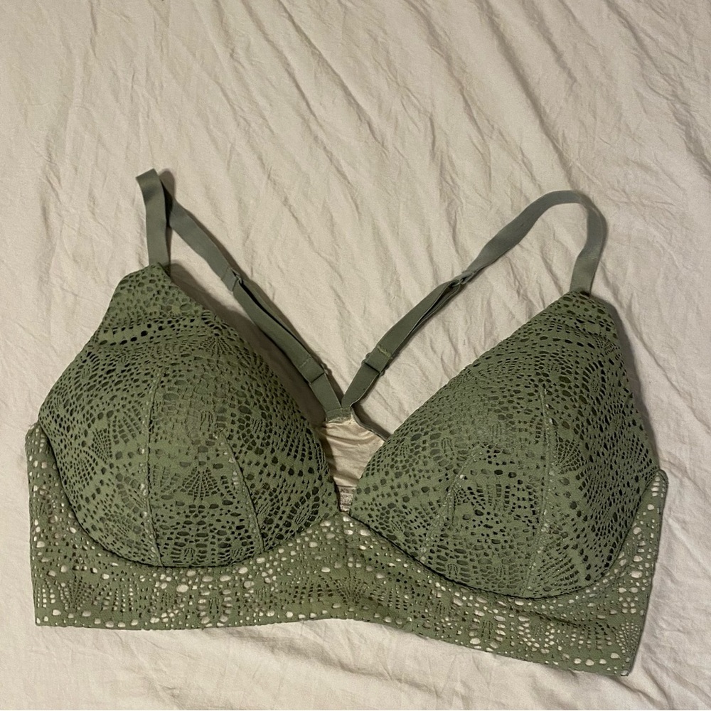 Body by Victoria’s Secret bra/bralette